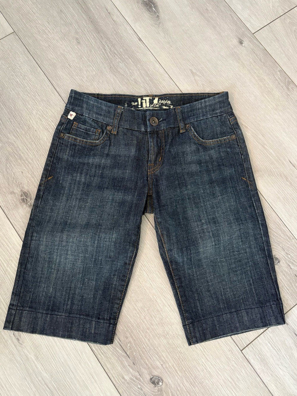 Vintage Y2K !IT Los Angeles Dark Denim Low Rise Bermuda Jean Shorts